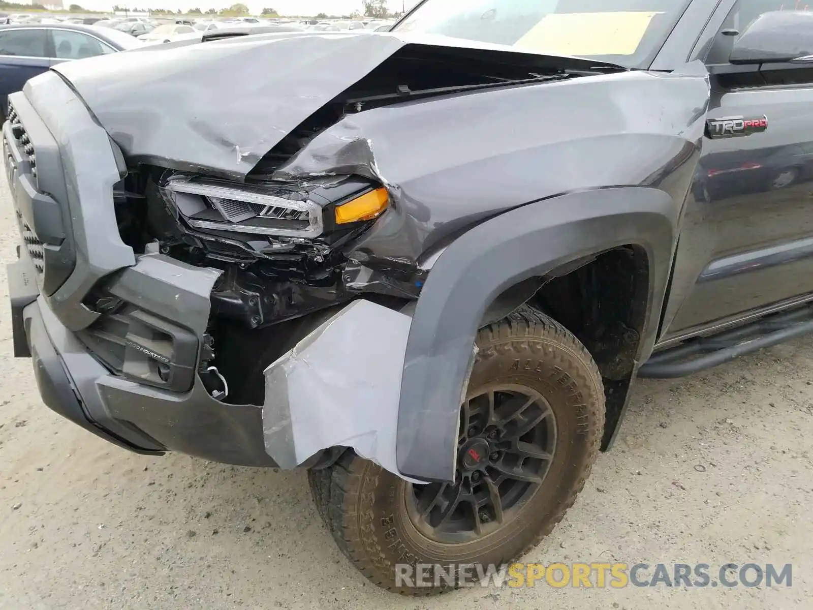 9 Photograph of a damaged car 5TFCZ5AN2LX239331 TOYOTA TACOMA 2020