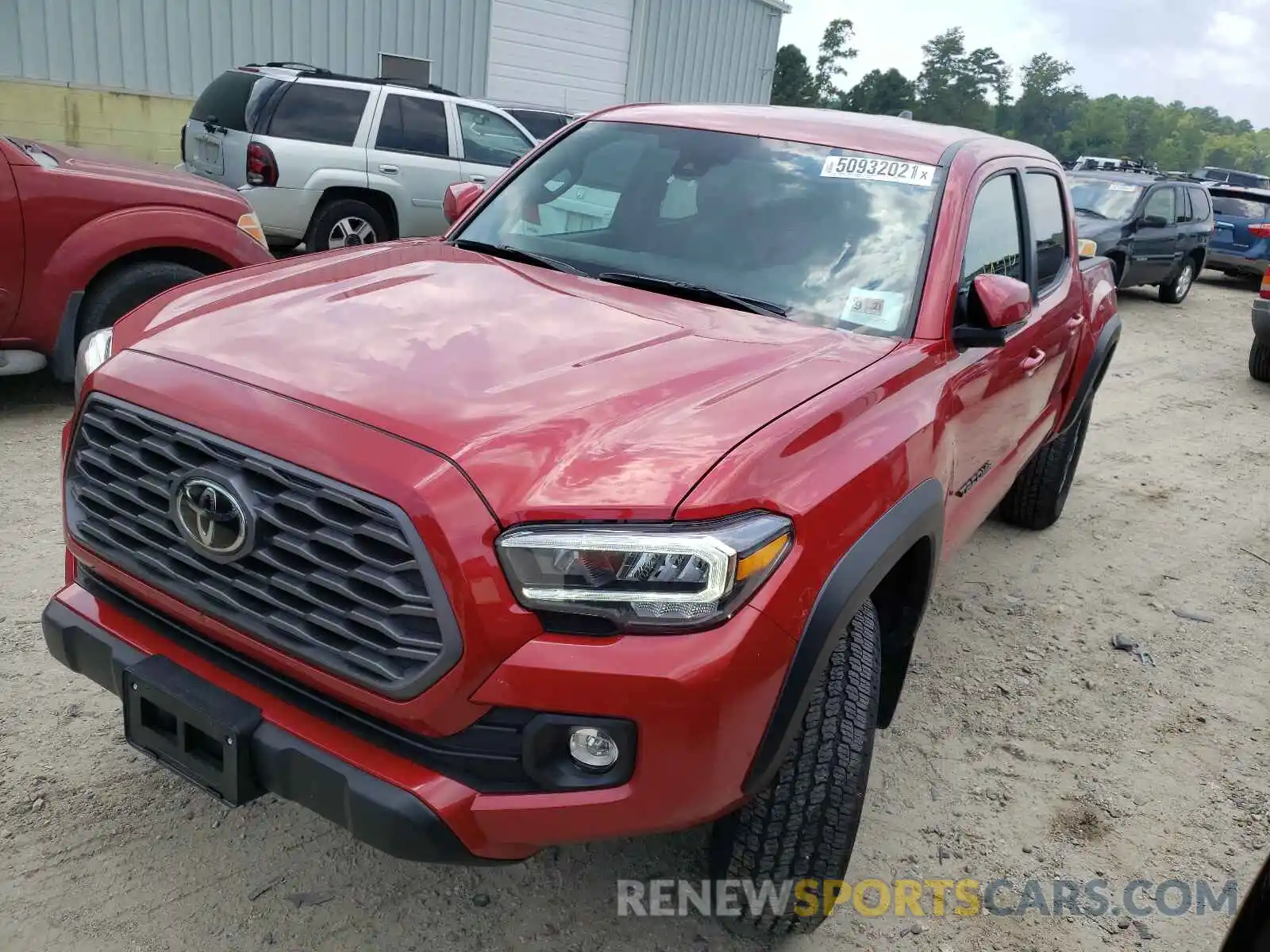 2 Photograph of a damaged car 5TFCZ5AN2LX241922 TOYOTA TACOMA 2020