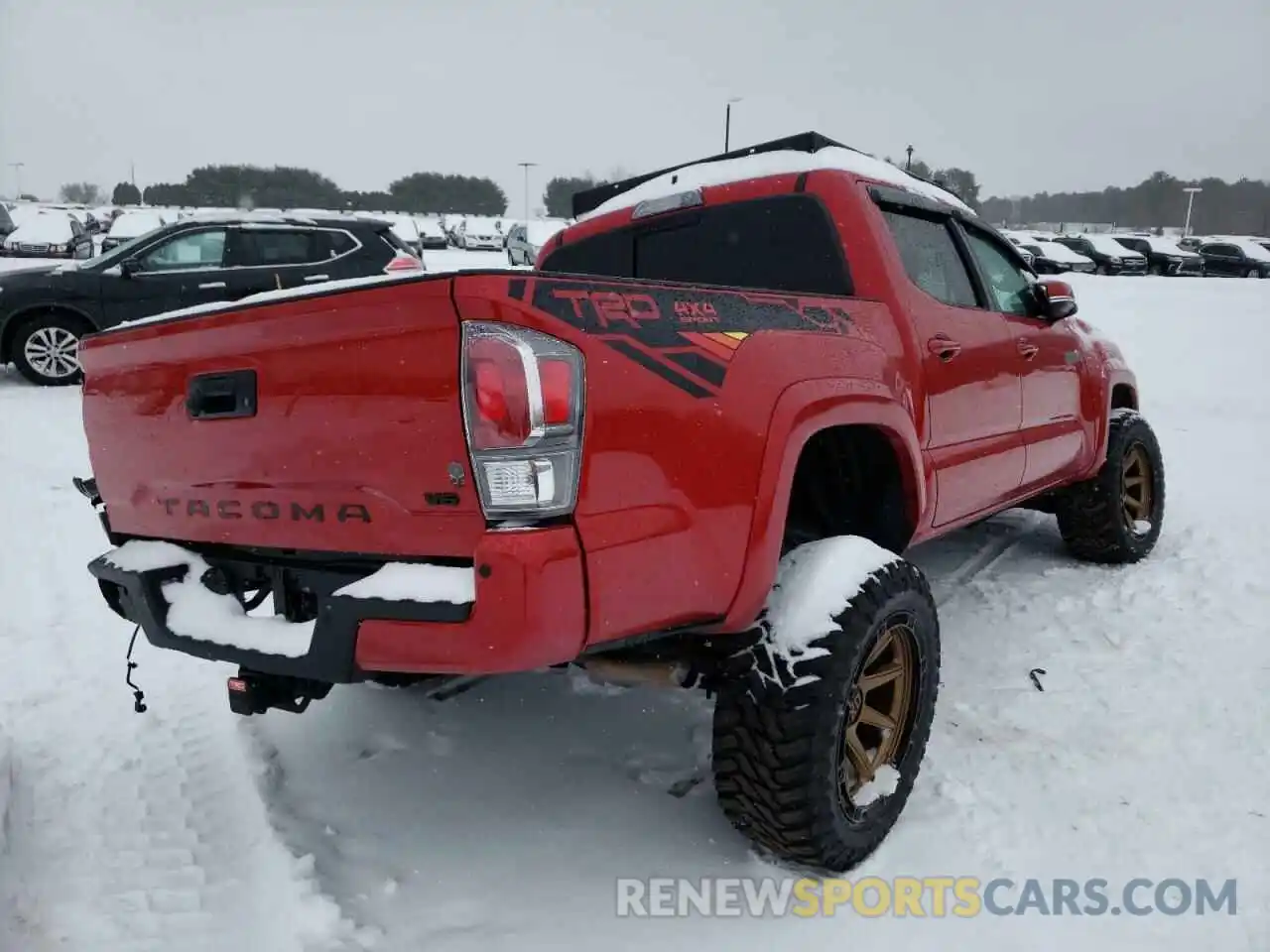 4 Фотография поврежденного автомобиля 5TFCZ5AN2LX242178 TOYOTA TACOMA 2020