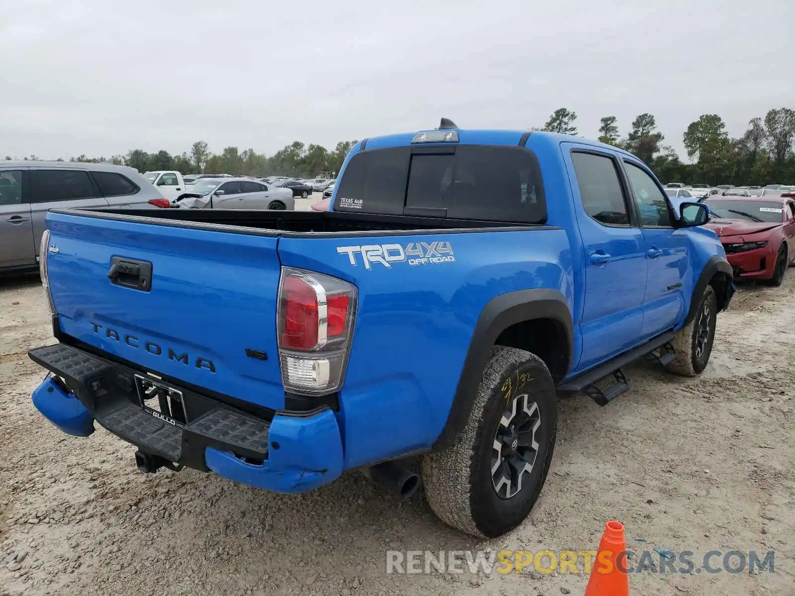 4 Photograph of a damaged car 5TFCZ5AN2LX244240 TOYOTA TACOMA 2020