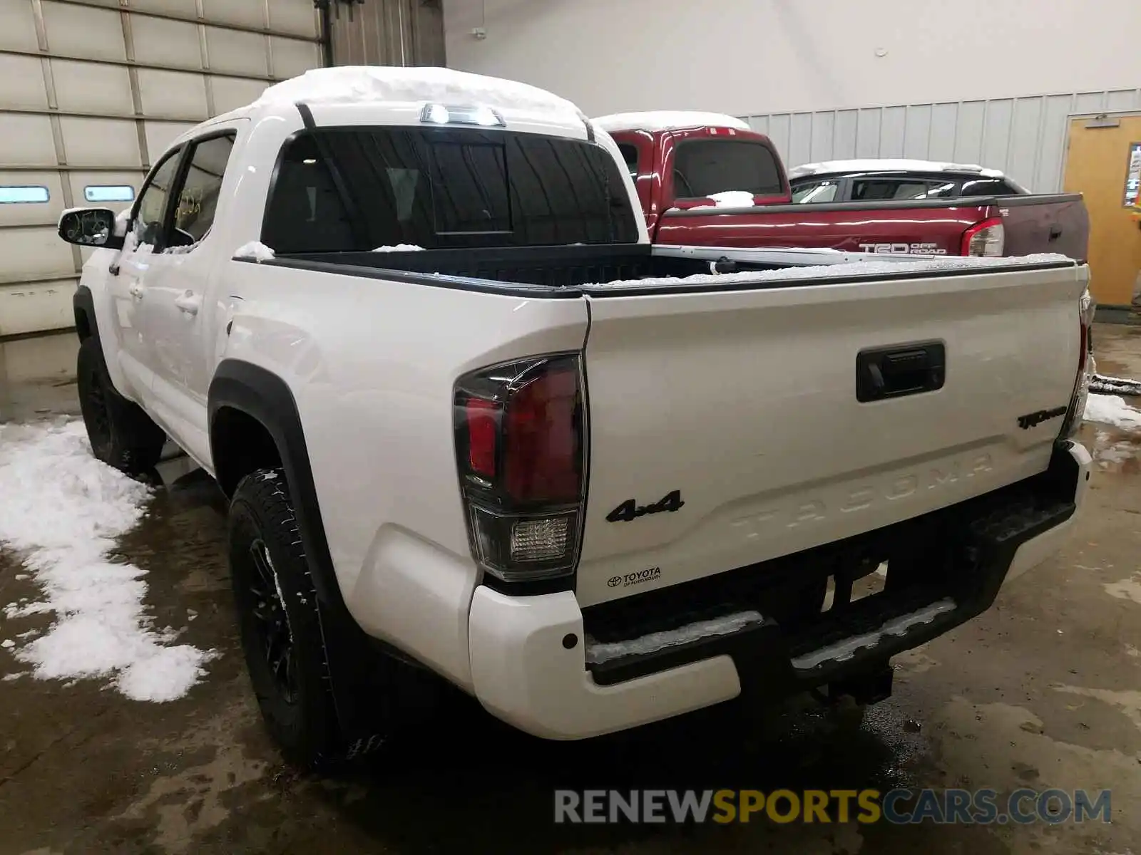 3 Photograph of a damaged car 5TFCZ5AN3LX214406 TOYOTA TACOMA 2020