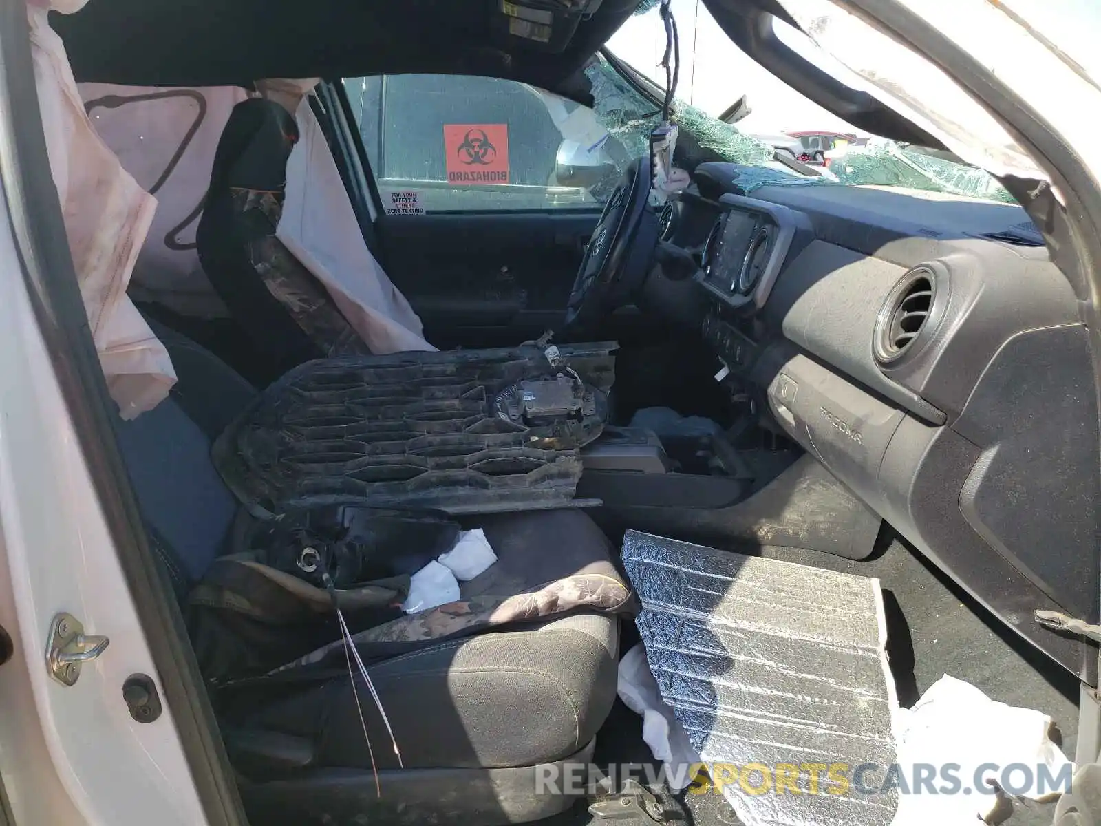 5 Photograph of a damaged car 5TFCZ5AN3LX217273 TOYOTA TACOMA 2020