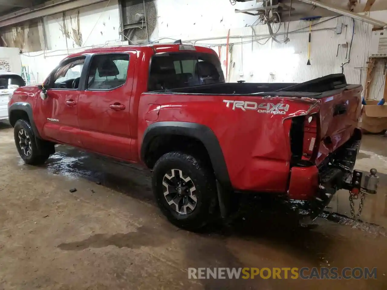 2 Photograph of a damaged car 5TFCZ5AN3LX225129 TOYOTA TACOMA 2020