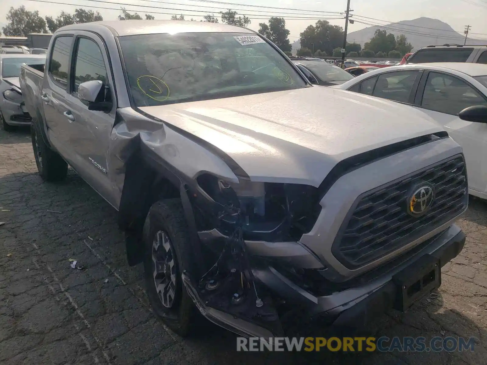 1 Photograph of a damaged car 5TFCZ5AN3LX225745 TOYOTA TACOMA 2020