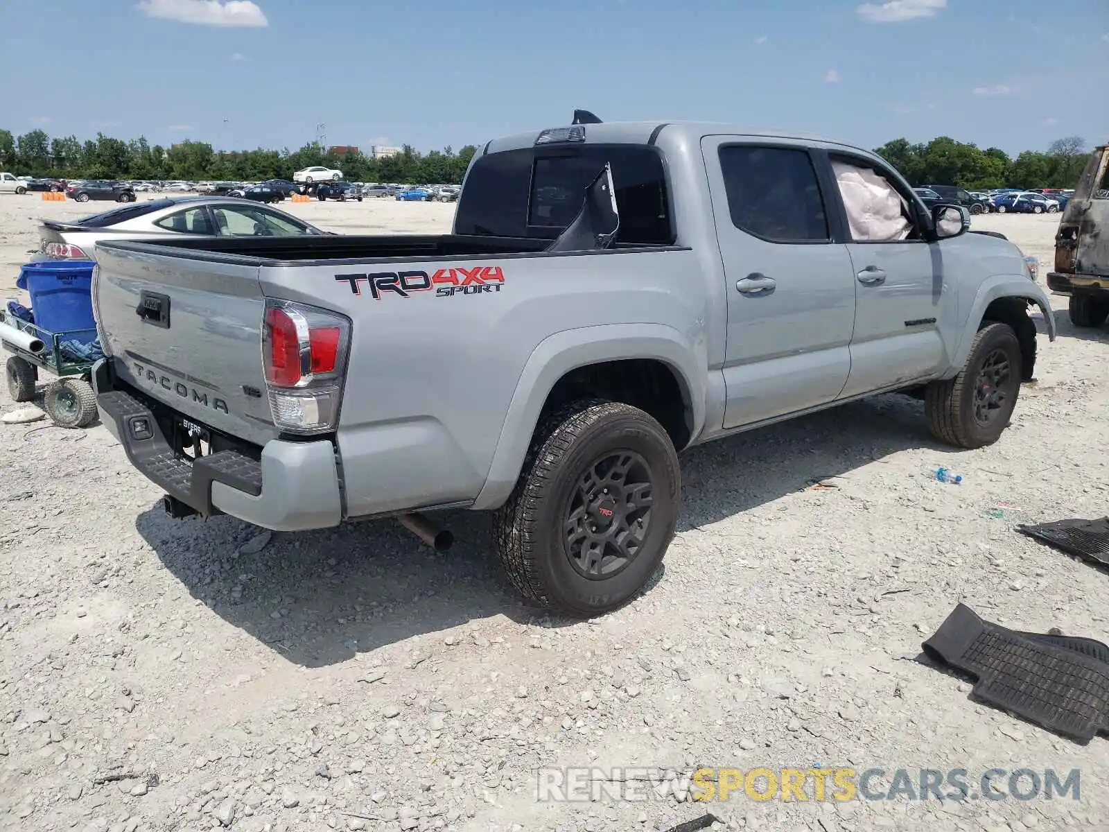 4 Фотография поврежденного автомобиля 5TFCZ5AN3LX226135 TOYOTA TACOMA 2020