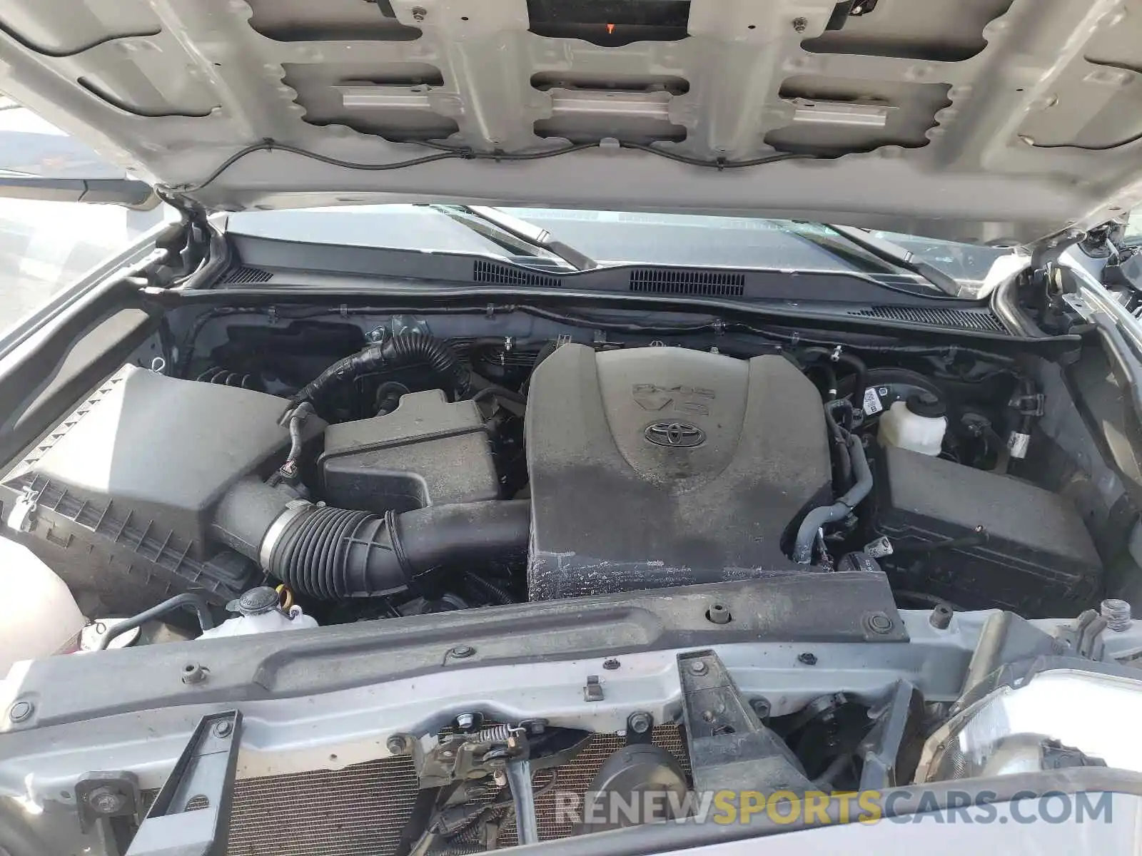 7 Photograph of a damaged car 5TFCZ5AN3LX226135 TOYOTA TACOMA 2020