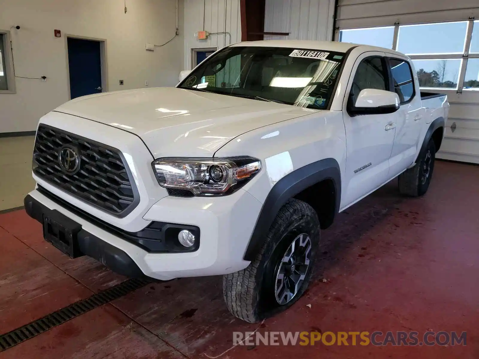 2 Photograph of a damaged car 5TFCZ5AN3LX226524 TOYOTA TACOMA 2020