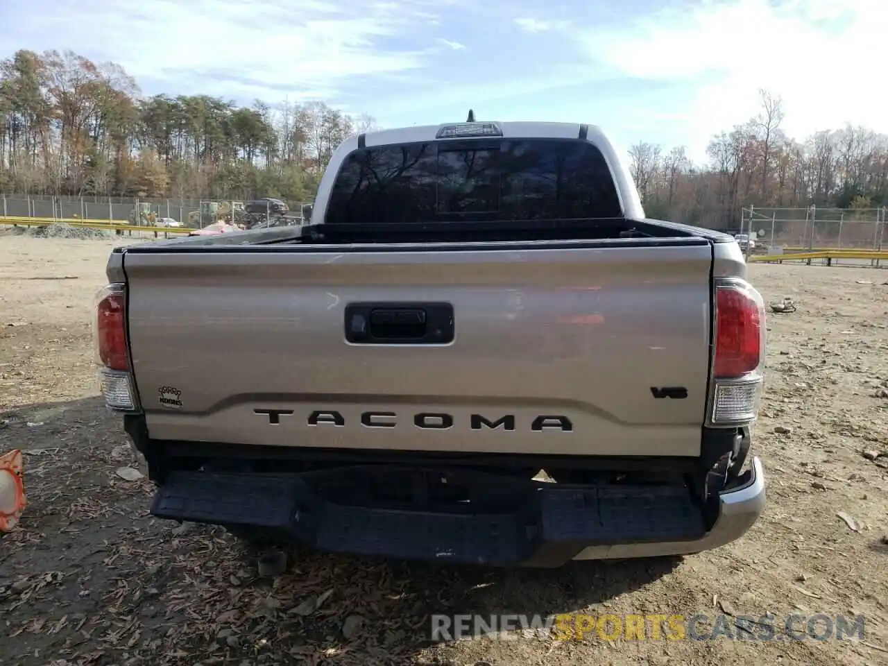 9 Photograph of a damaged car 5TFCZ5AN3LX226975 TOYOTA TACOMA 2020