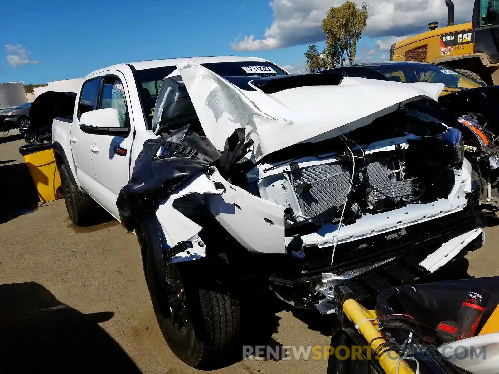 1 Photograph of a damaged car 5TFCZ5AN3LX229780 TOYOTA TACOMA 2020