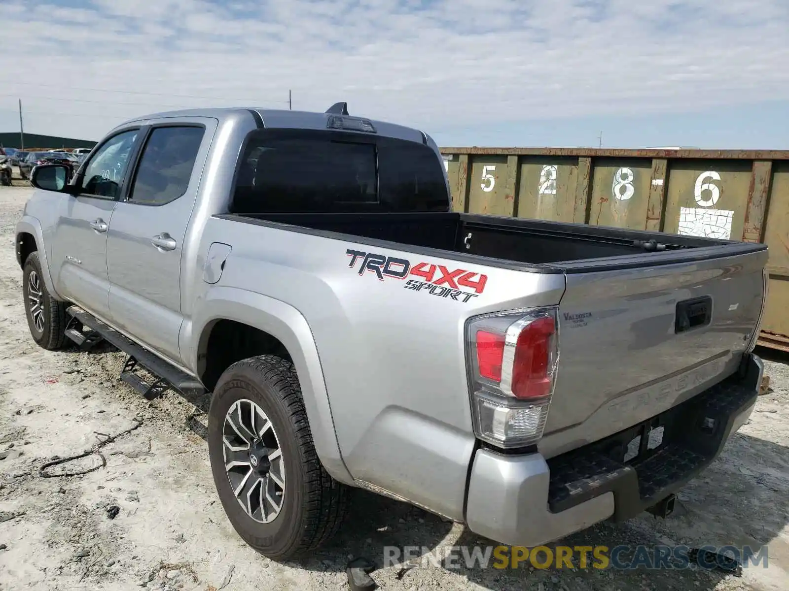 3 Photograph of a damaged car 5TFCZ5AN3LX241234 TOYOTA TACOMA 2020