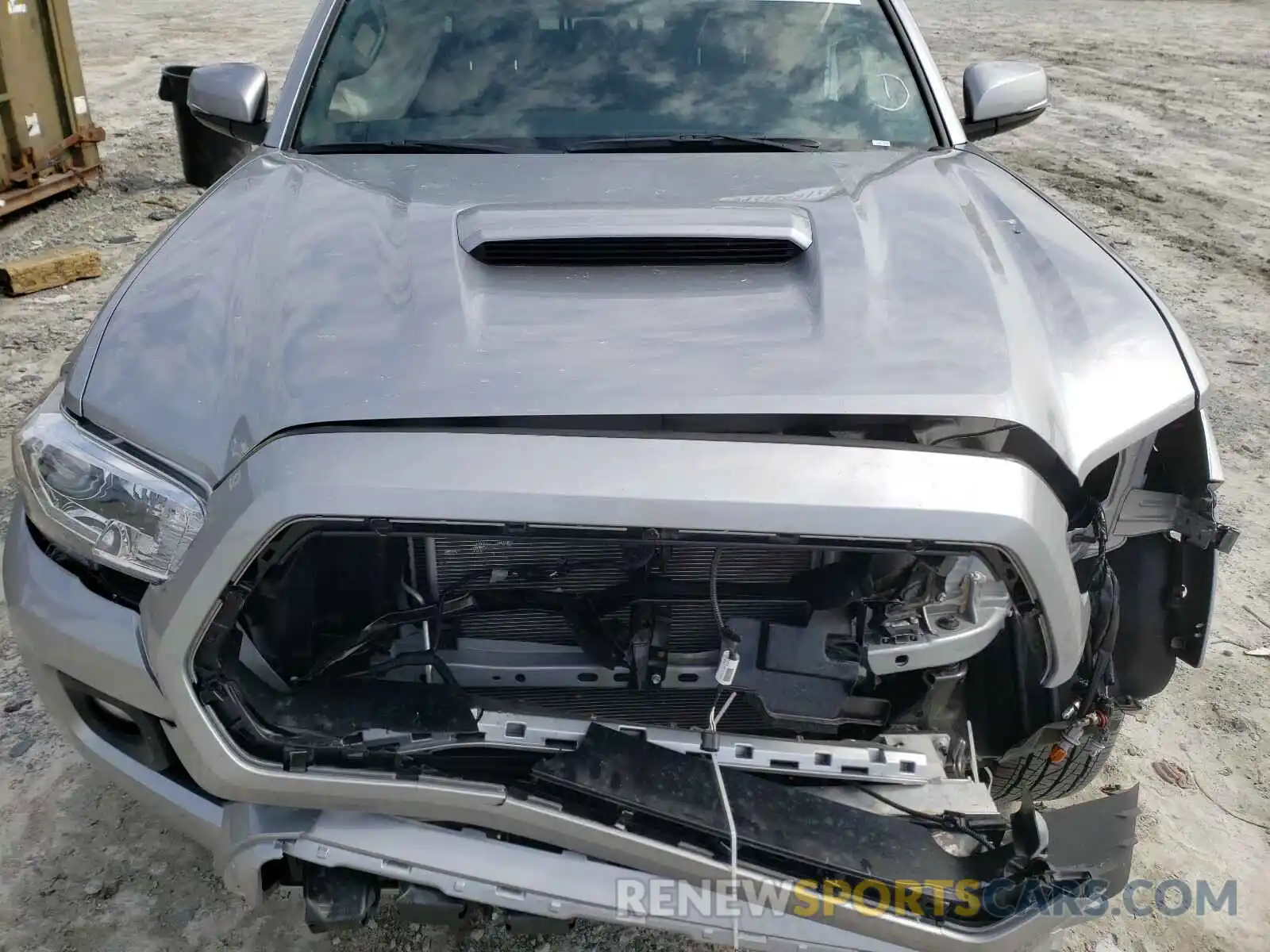 7 Photograph of a damaged car 5TFCZ5AN3LX241234 TOYOTA TACOMA 2020