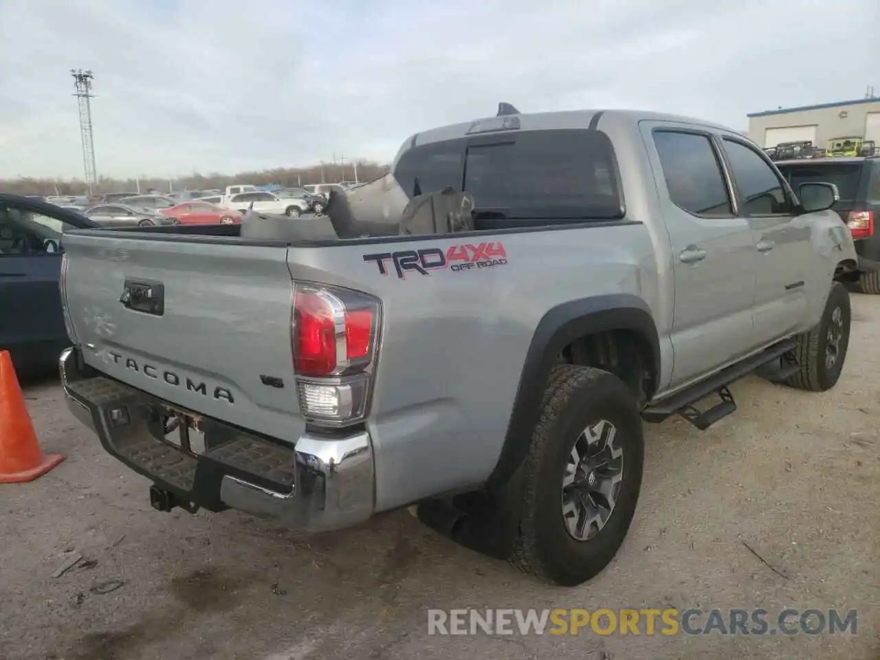 4 Photograph of a damaged car 5TFCZ5AN3LX242996 TOYOTA TACOMA 2020