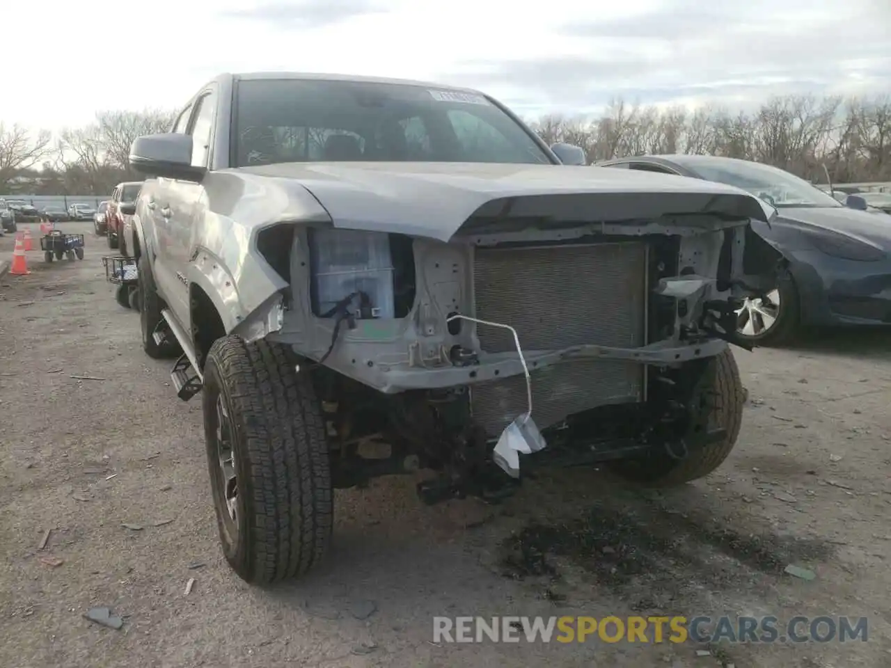 9 Photograph of a damaged car 5TFCZ5AN3LX242996 TOYOTA TACOMA 2020