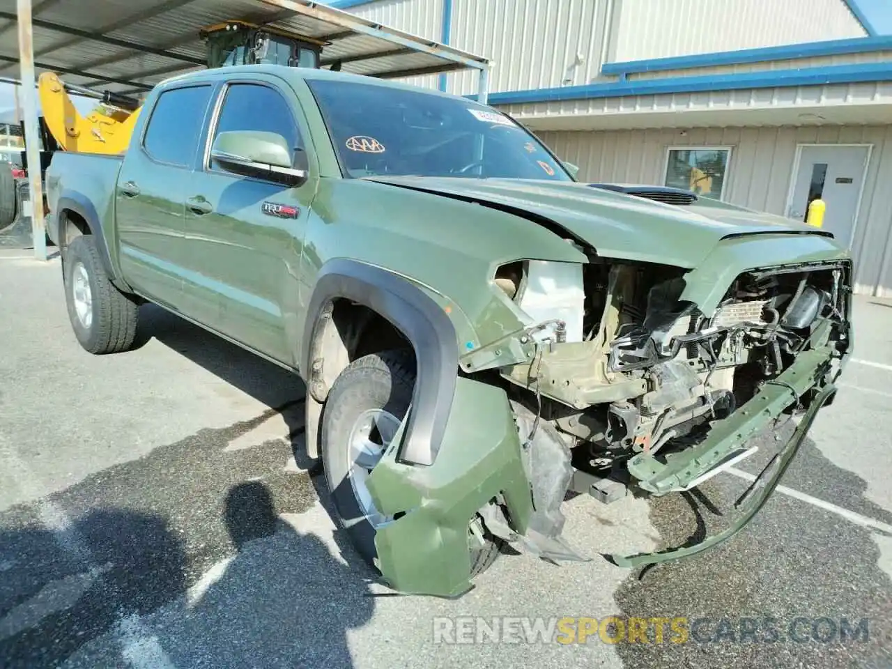 1 Photograph of a damaged car 5TFCZ5AN4LX214415 TOYOTA TACOMA 2020