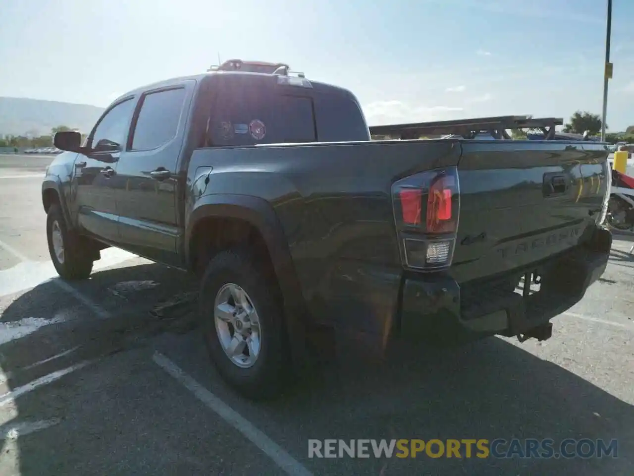 3 Photograph of a damaged car 5TFCZ5AN4LX214415 TOYOTA TACOMA 2020