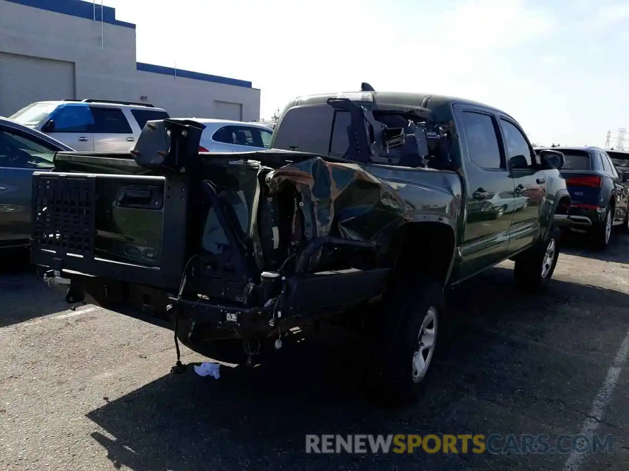 4 Photograph of a damaged car 5TFCZ5AN4LX214429 TOYOTA TACOMA 2020