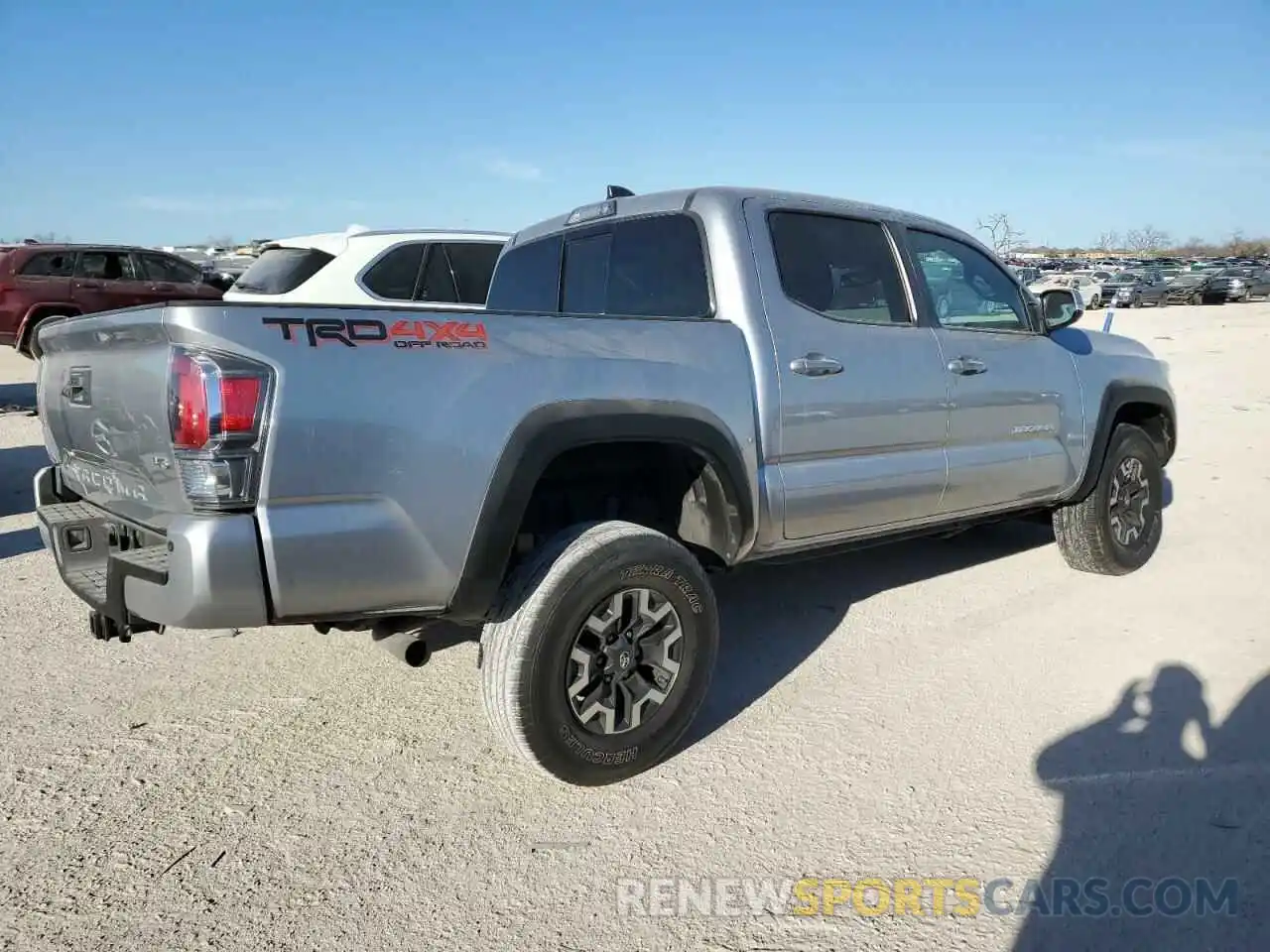 3 Photograph of a damaged car 5TFCZ5AN4LX223812 TOYOTA TACOMA 2020