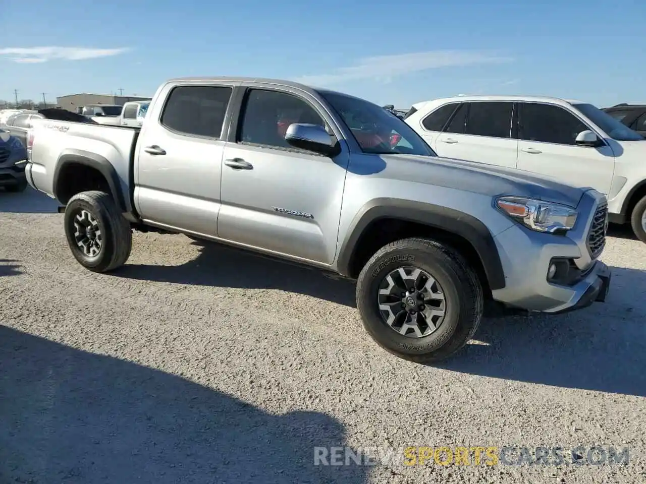 4 Photograph of a damaged car 5TFCZ5AN4LX223812 TOYOTA TACOMA 2020