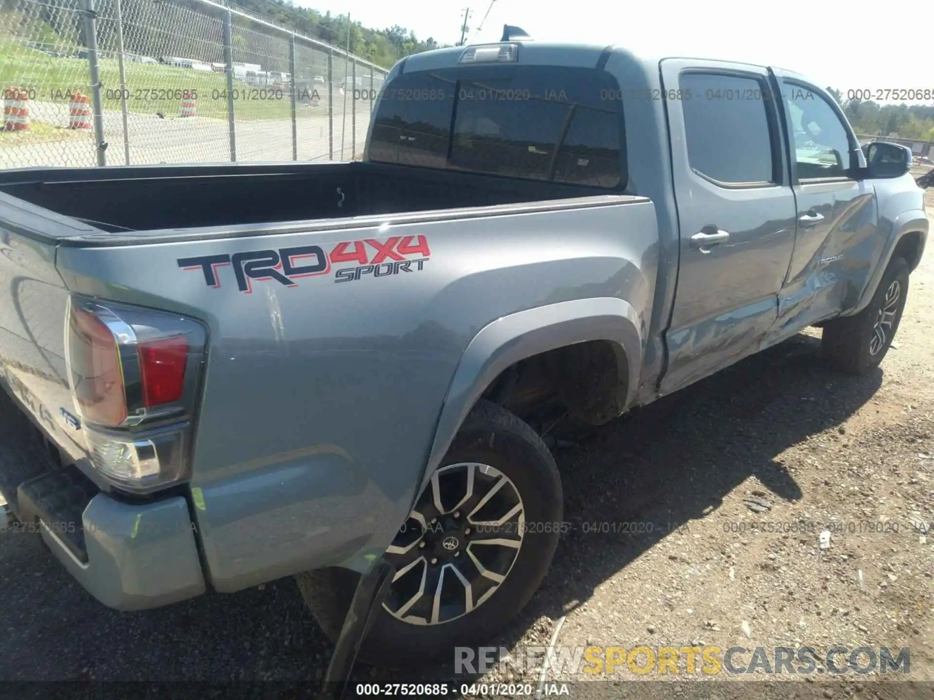 4 Фотография поврежденного автомобиля 5TFCZ5AN4LX224832 TOYOTA TACOMA 2020