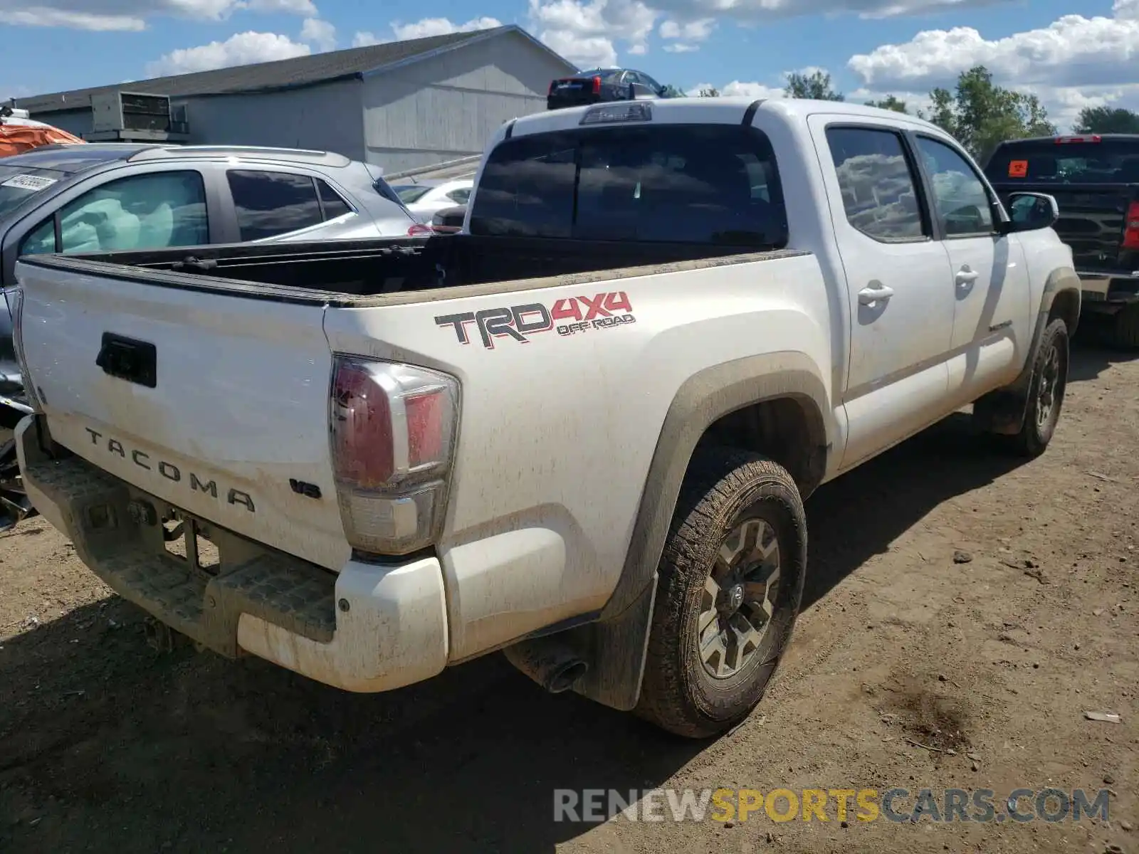 4 Photograph of a damaged car 5TFCZ5AN4LX224863 TOYOTA TACOMA 2020