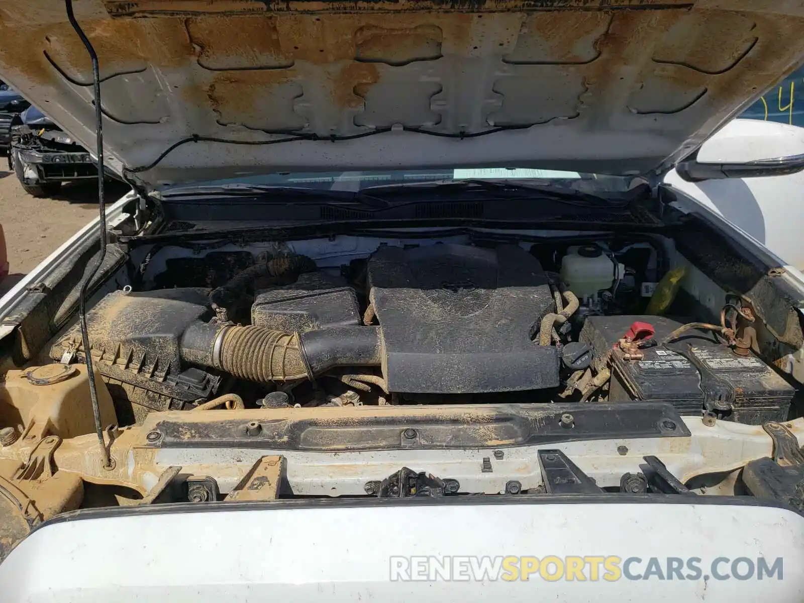 7 Photograph of a damaged car 5TFCZ5AN4LX224863 TOYOTA TACOMA 2020