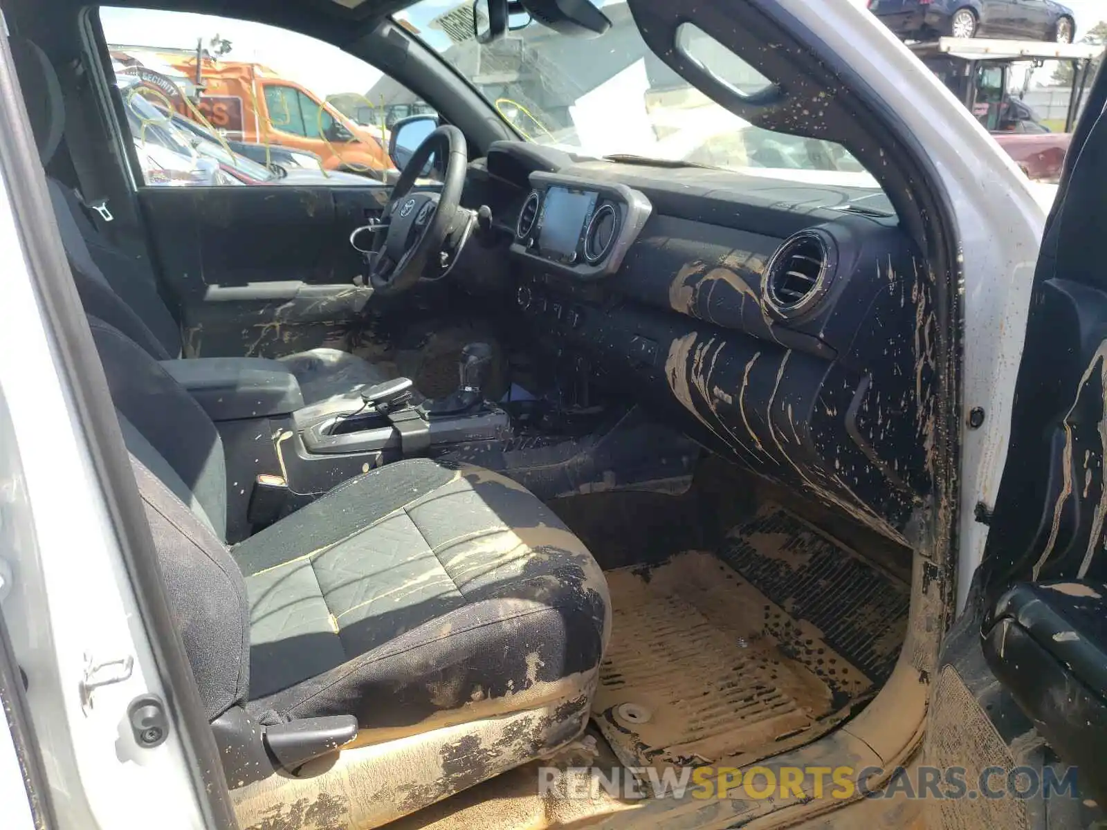 9 Photograph of a damaged car 5TFCZ5AN4LX224863 TOYOTA TACOMA 2020