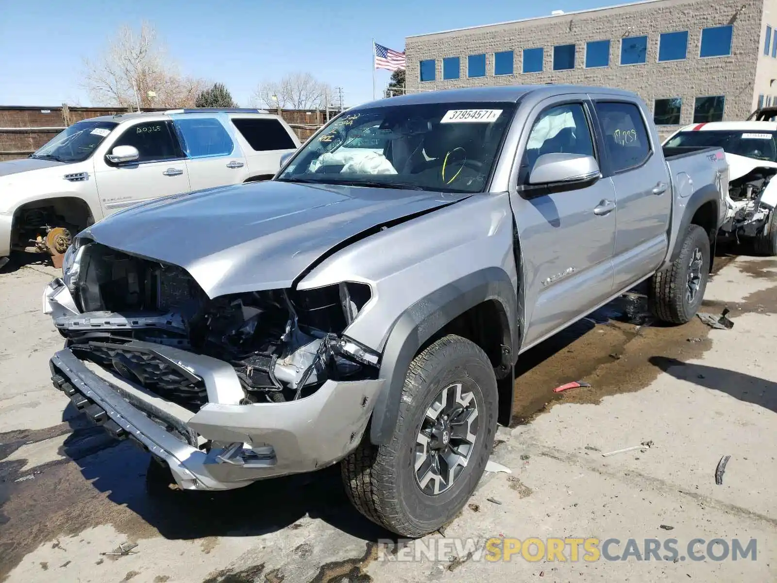 2 Photograph of a damaged car 5TFCZ5AN4LX228590 TOYOTA TACOMA 2020