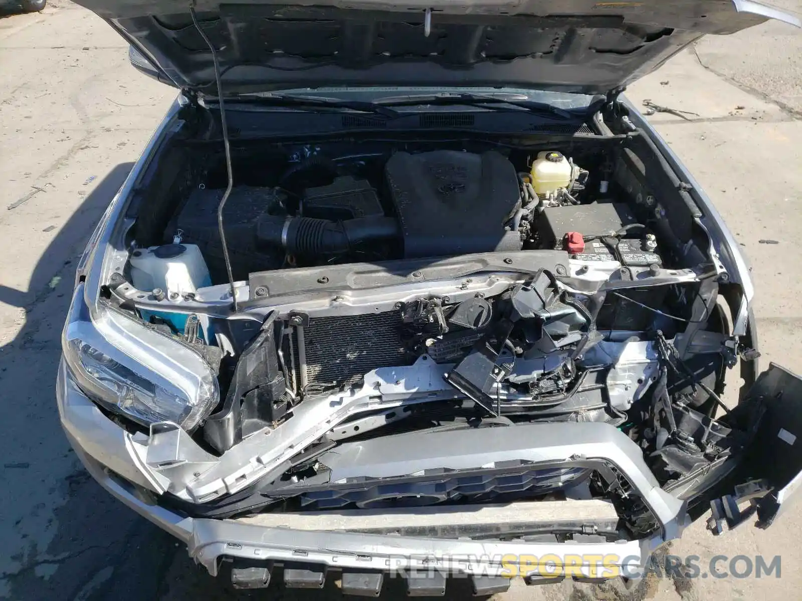 7 Photograph of a damaged car 5TFCZ5AN4LX228590 TOYOTA TACOMA 2020