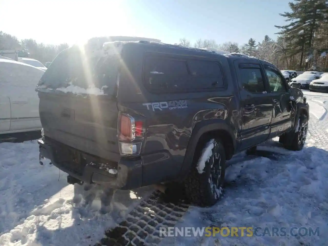 4 Photograph of a damaged car 5TFCZ5AN4LX229156 TOYOTA TACOMA 2020