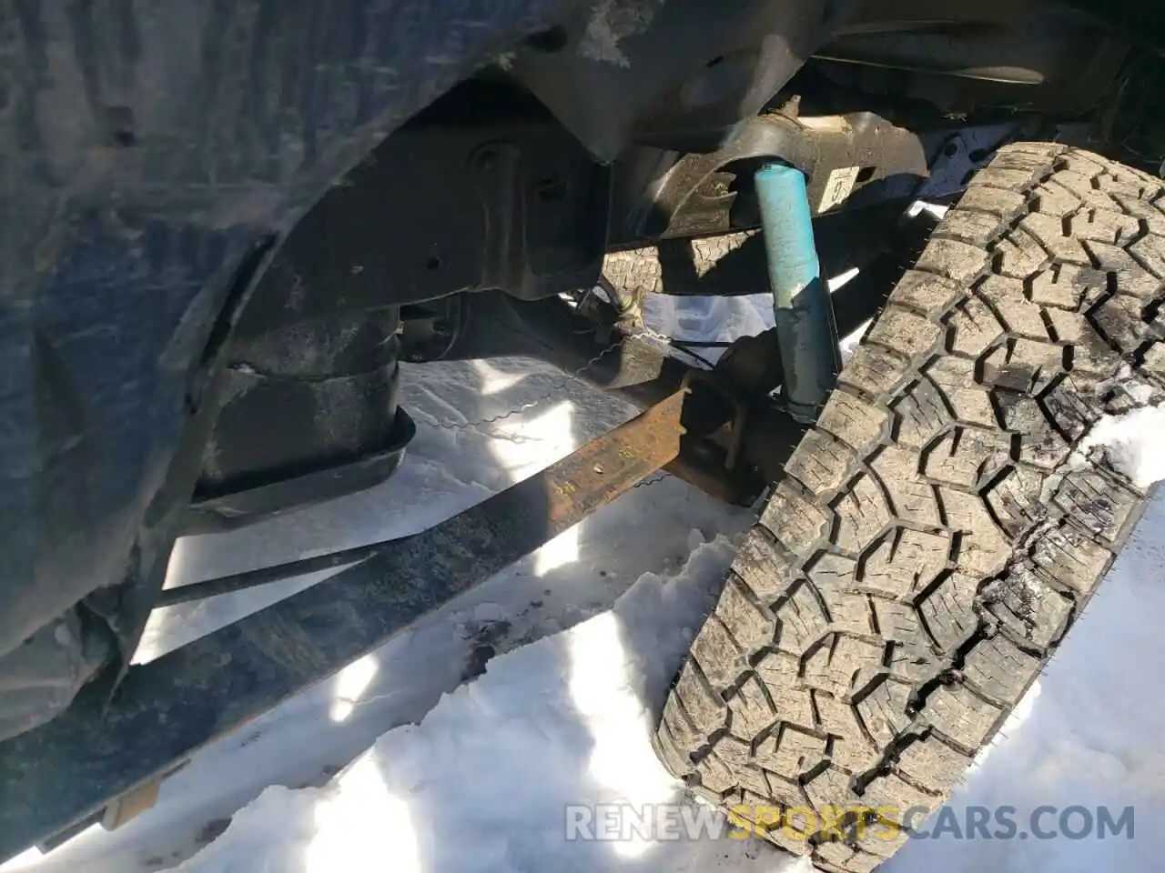 9 Photograph of a damaged car 5TFCZ5AN4LX229156 TOYOTA TACOMA 2020