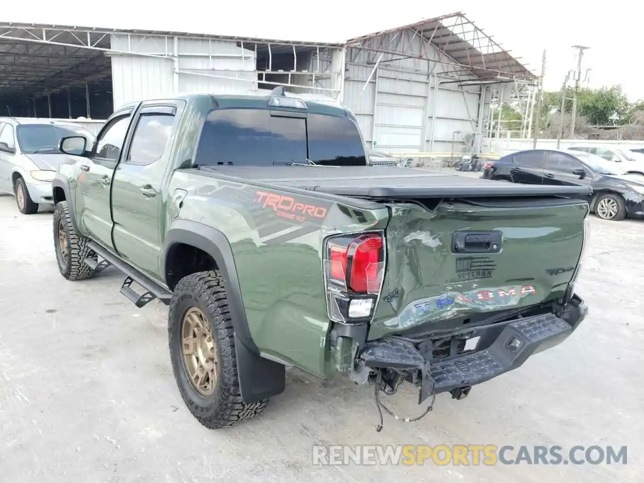 3 Photograph of a damaged car 5TFCZ5AN4LX229268 TOYOTA TACOMA 2020