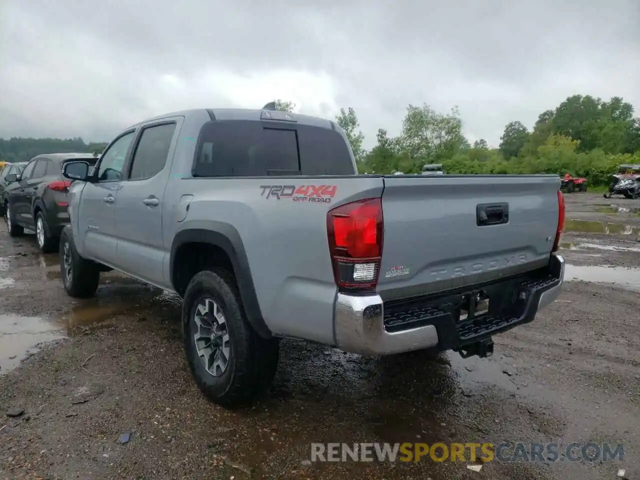 3 Photograph of a damaged car 5TFCZ5AN4LX231246 TOYOTA TACOMA 2020