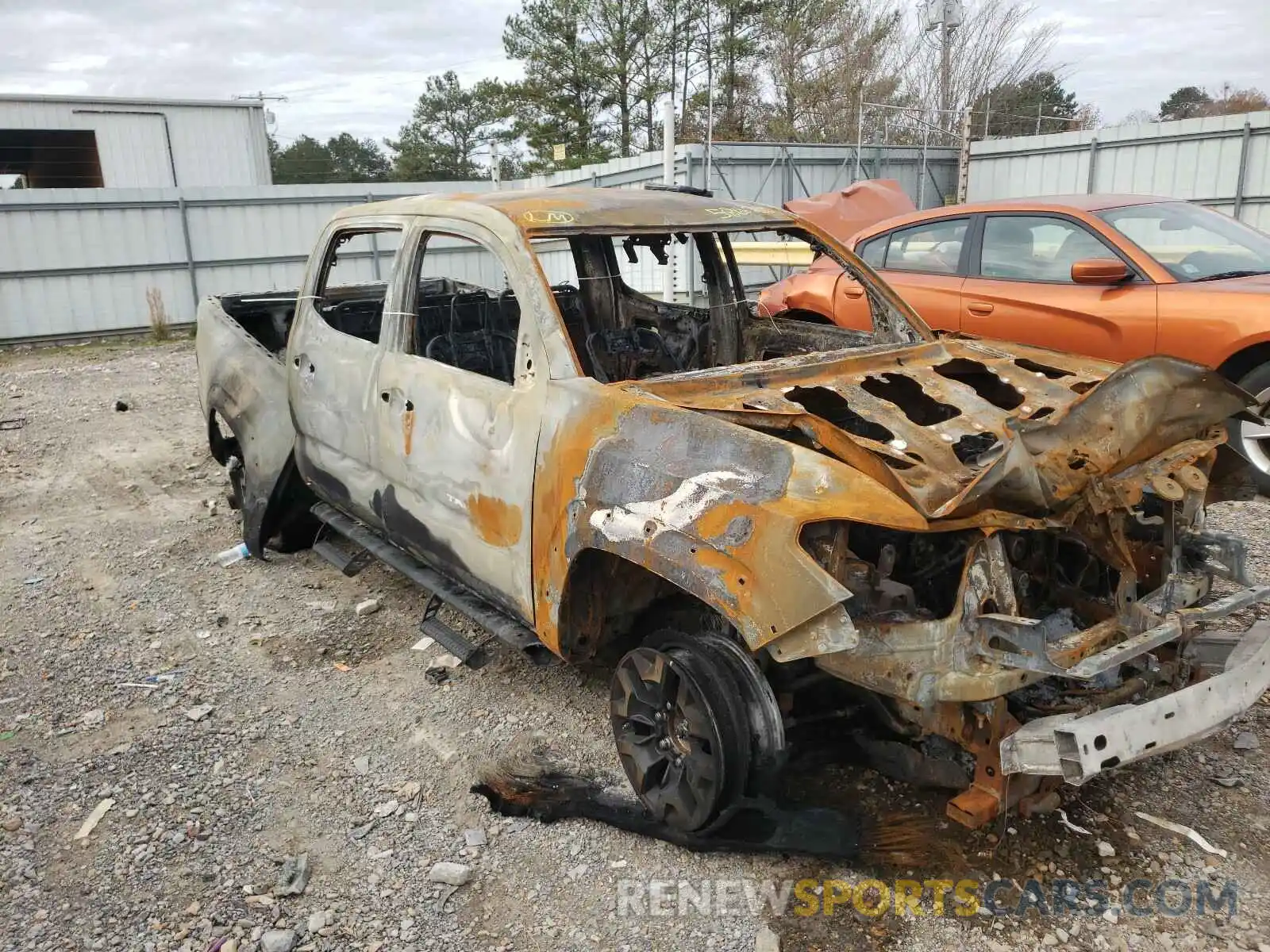 1 Photograph of a damaged car 5TFCZ5AN4LX231537 TOYOTA TACOMA 2020