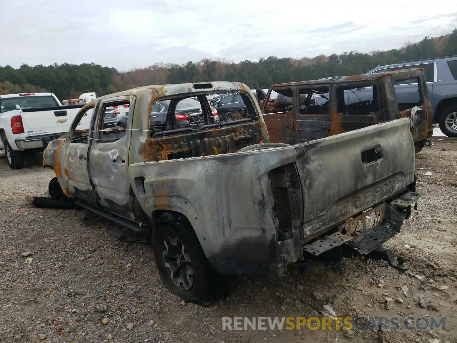 3 Photograph of a damaged car 5TFCZ5AN4LX231537 TOYOTA TACOMA 2020