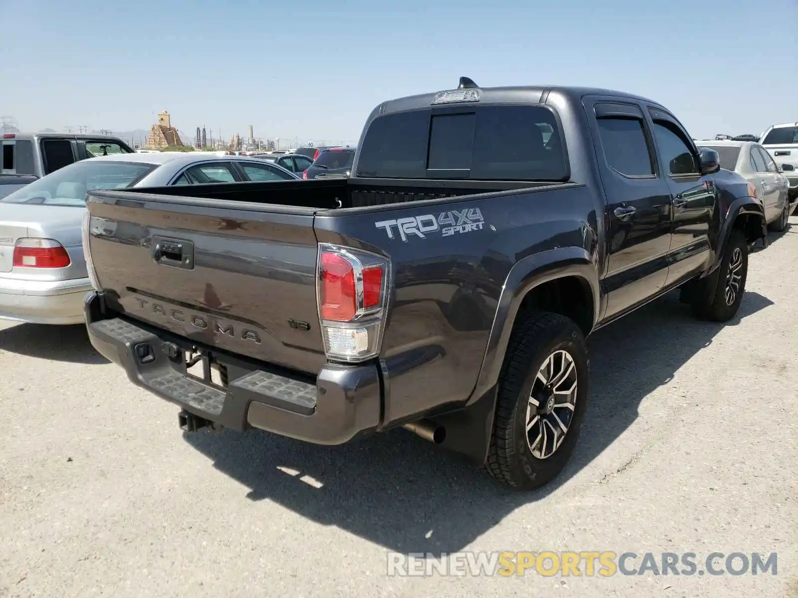 4 Photograph of a damaged car 5TFCZ5AN4LX232798 TOYOTA TACOMA 2020