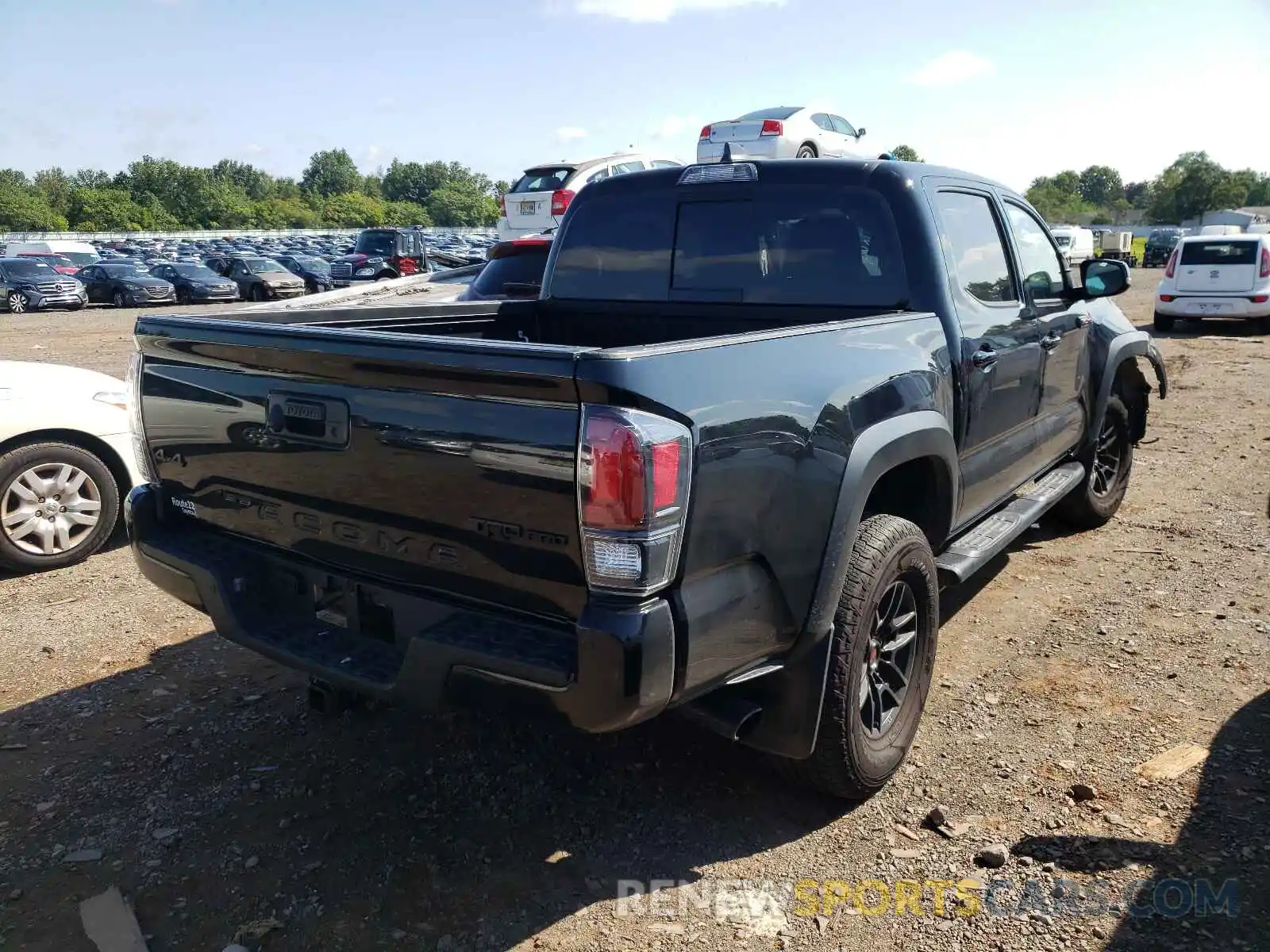 4 Фотография поврежденного автомобиля 5TFCZ5AN4LX233188 TOYOTA TACOMA 2020