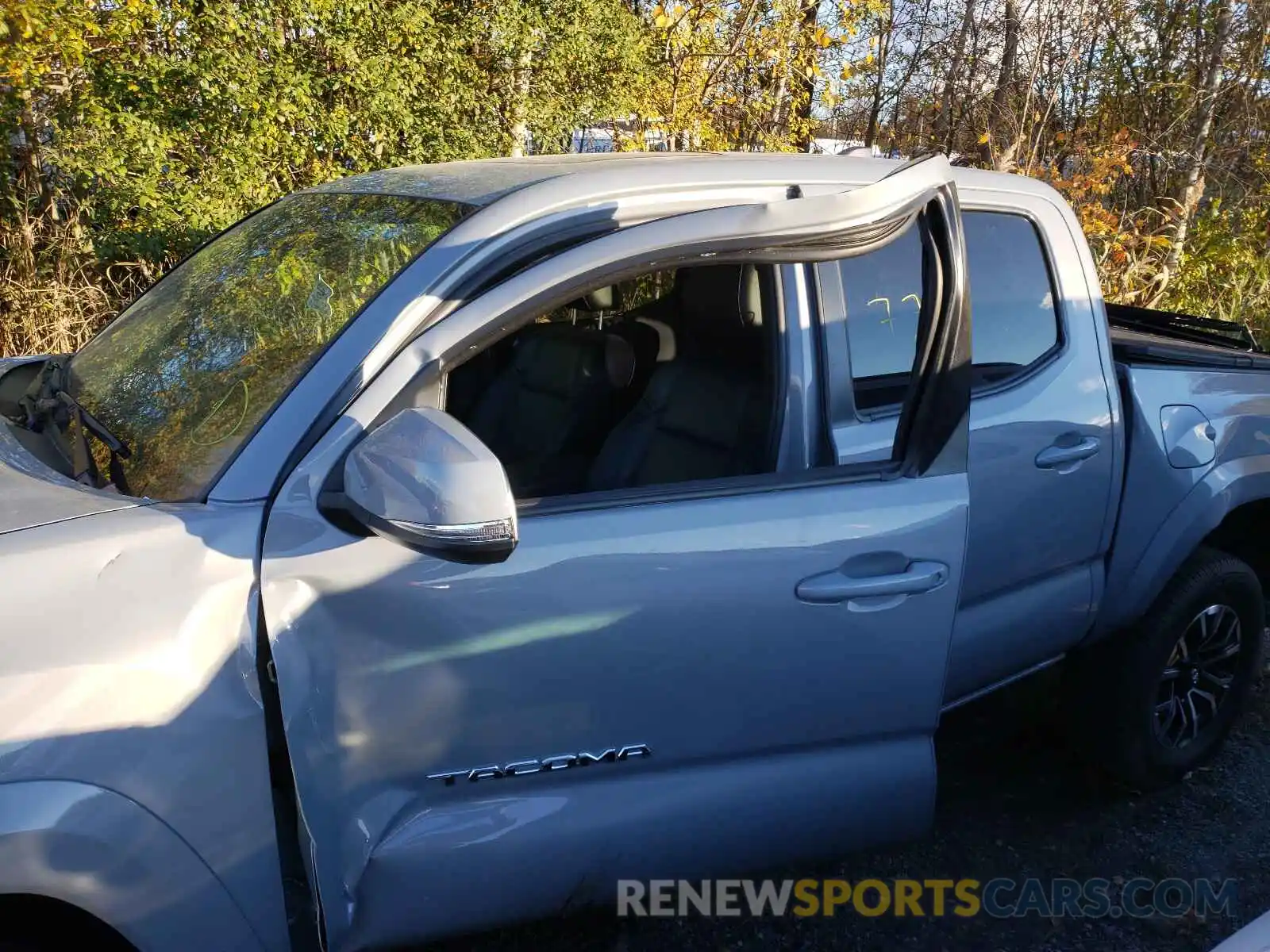 9 Photograph of a damaged car 5TFCZ5AN4LX237791 TOYOTA TACOMA 2020