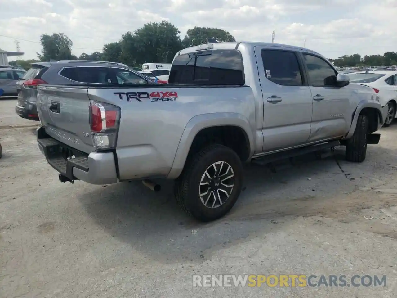 4 Photograph of a damaged car 5TFCZ5AN4LX238441 TOYOTA TACOMA 2020