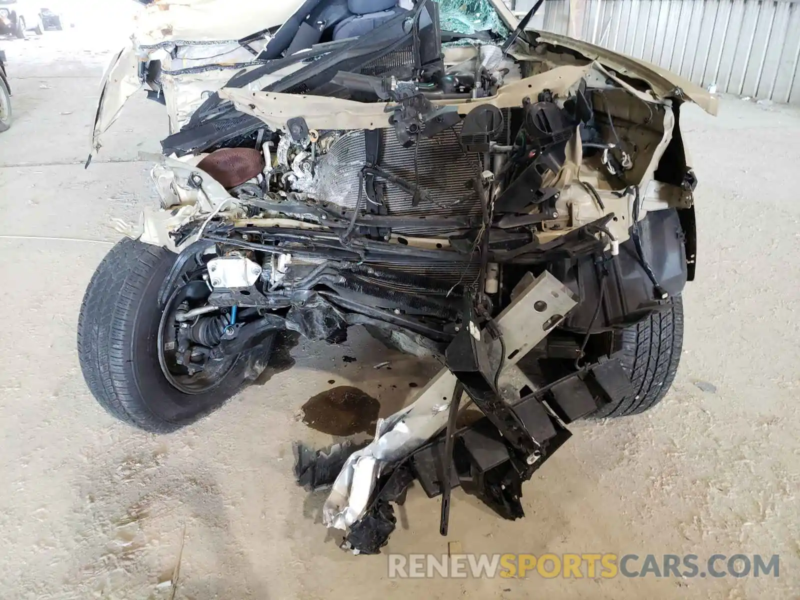 10 Photograph of a damaged car 5TFCZ5AN4LX239413 TOYOTA TACOMA 2020