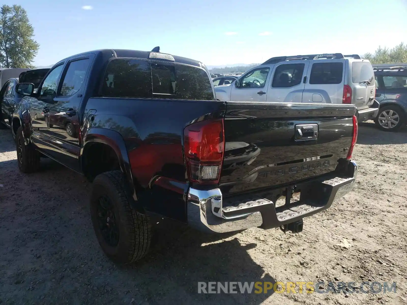 3 Фотография поврежденного автомобиля 5TFCZ5AN4LX240304 TOYOTA TACOMA 2020