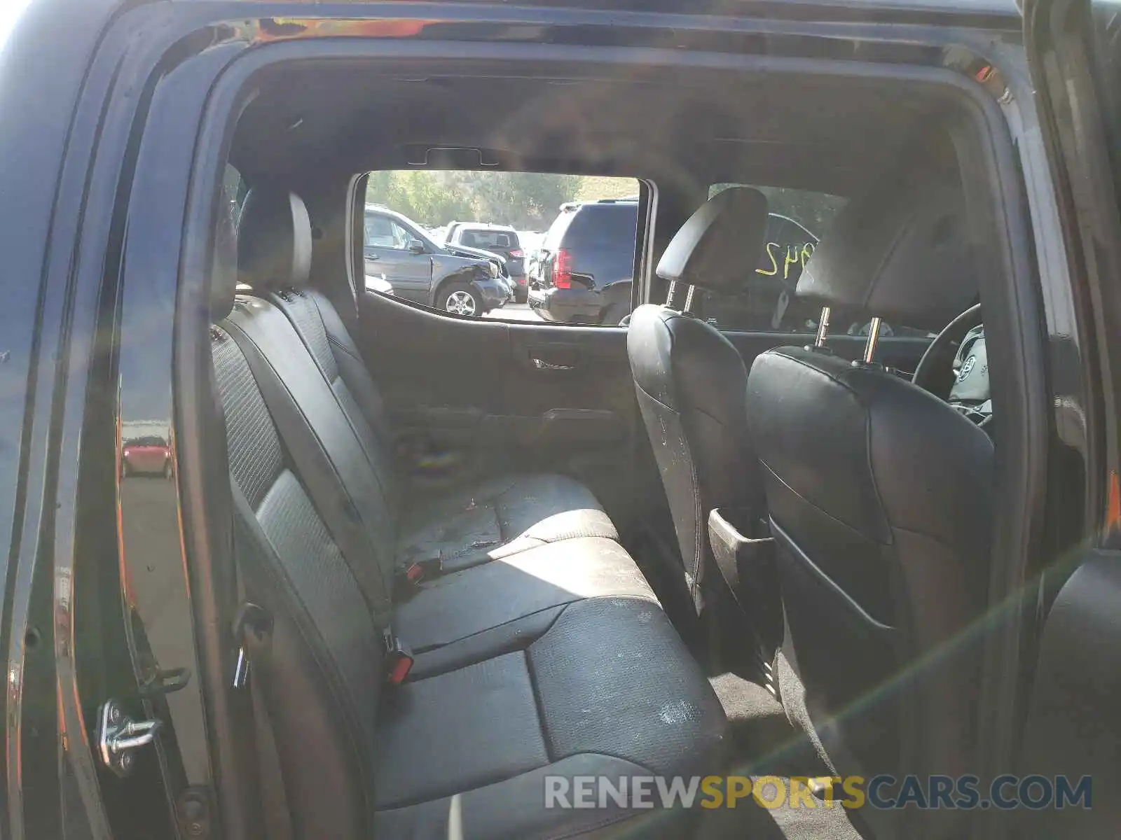 6 Photograph of a damaged car 5TFCZ5AN5LX221857 TOYOTA TACOMA 2020