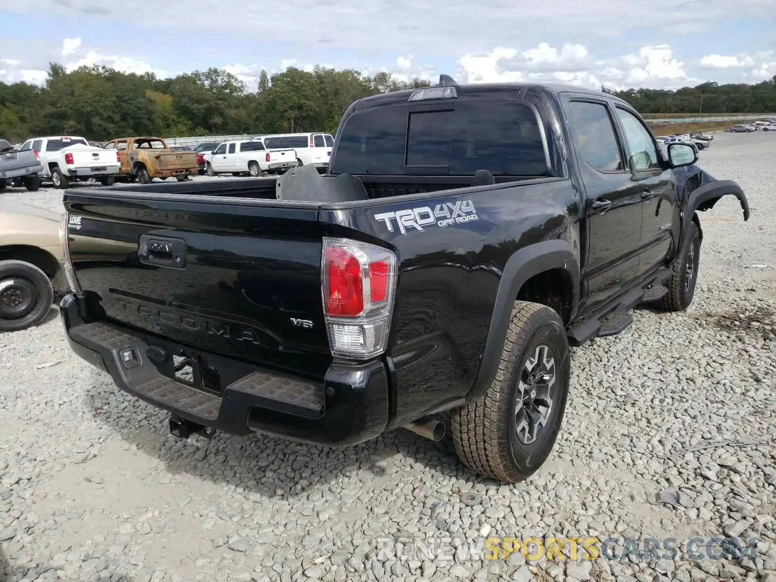 4 Photograph of a damaged car 5TFCZ5AN5LX226914 TOYOTA TACOMA 2020