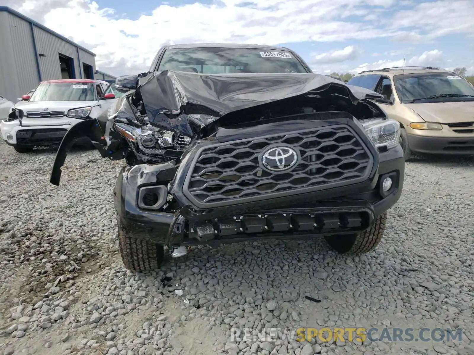 9 Photograph of a damaged car 5TFCZ5AN5LX226914 TOYOTA TACOMA 2020