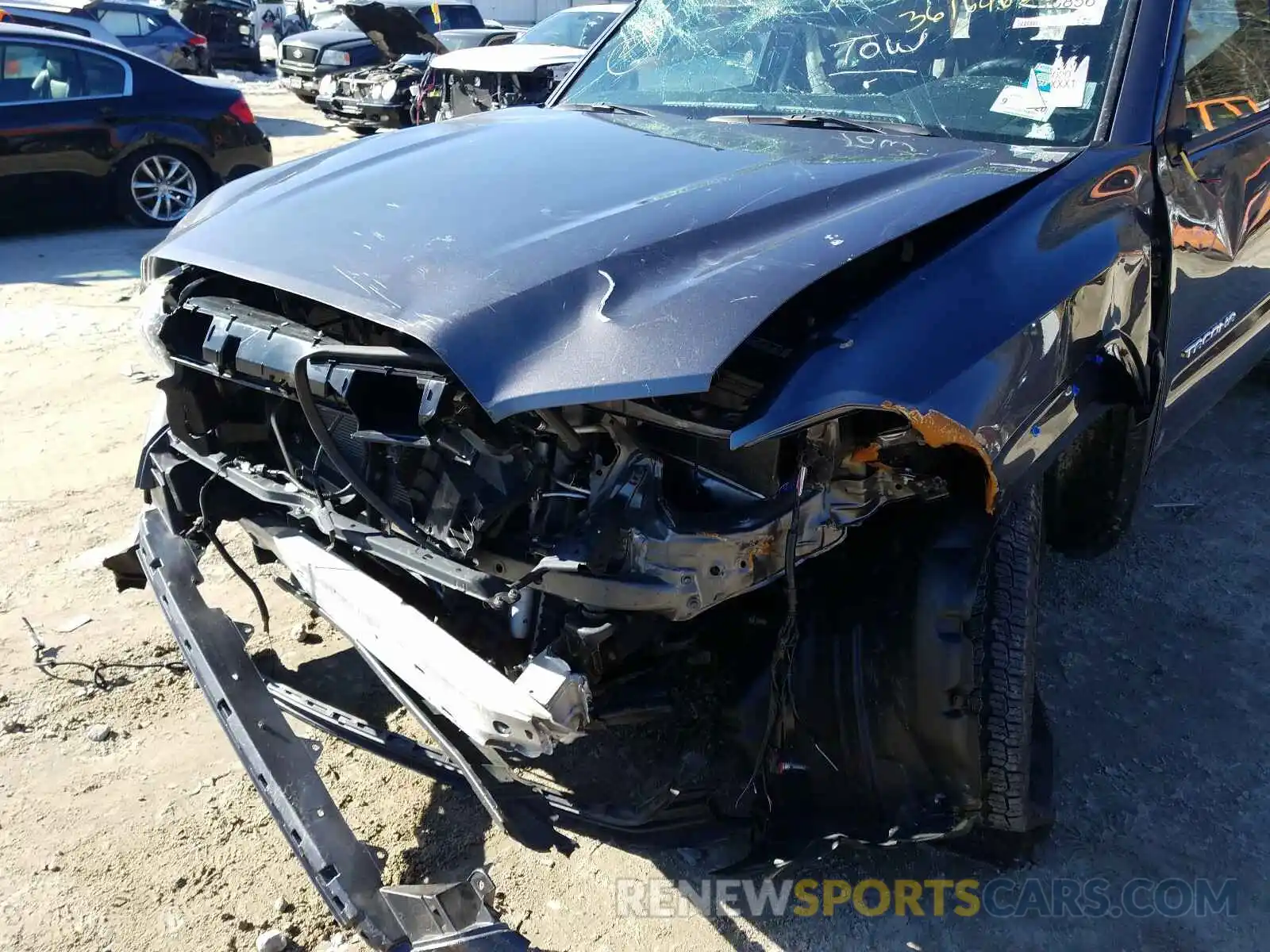 9 Photograph of a damaged car 5TFCZ5AN5LX229537 TOYOTA TACOMA 2020