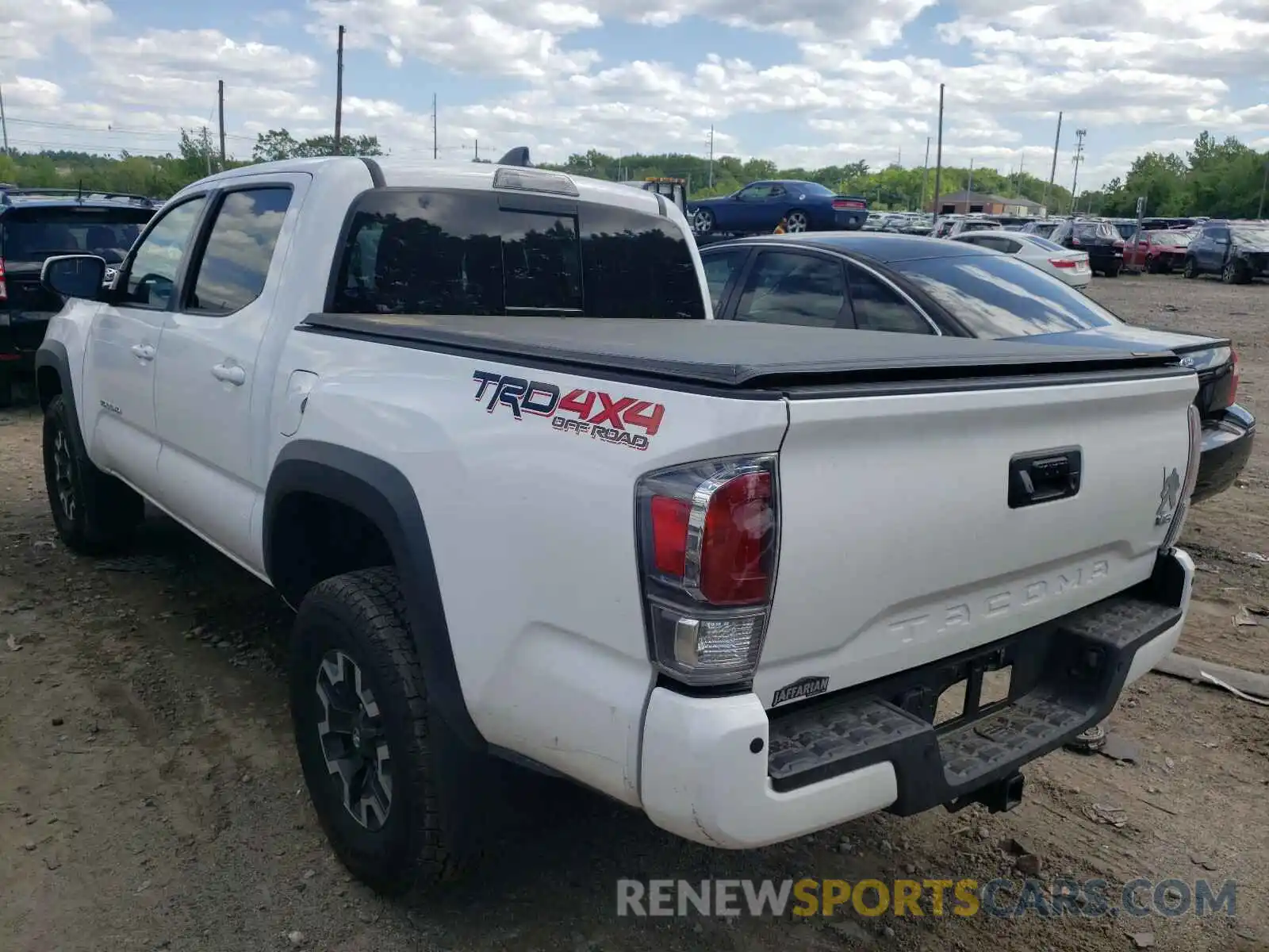 3 Photograph of a damaged car 5TFCZ5AN5LX234642 TOYOTA TACOMA 2020