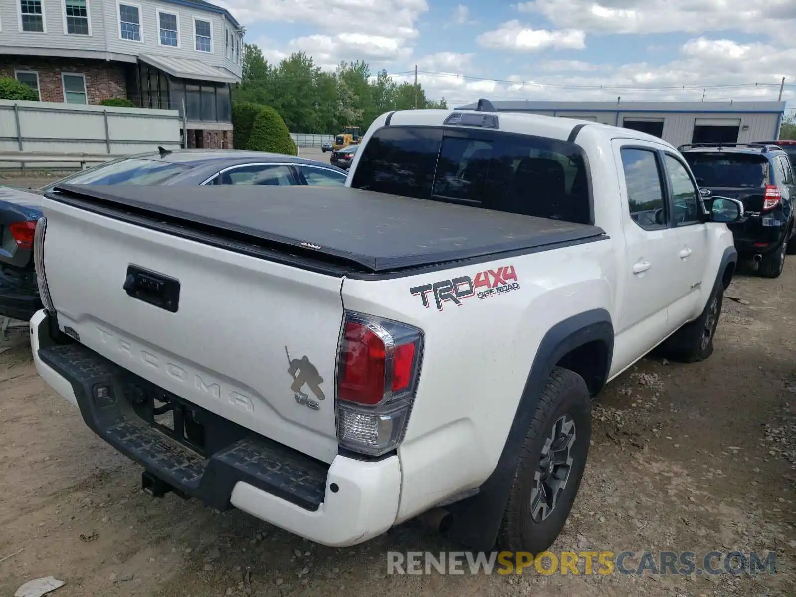 4 Фотография поврежденного автомобиля 5TFCZ5AN5LX234642 TOYOTA TACOMA 2020