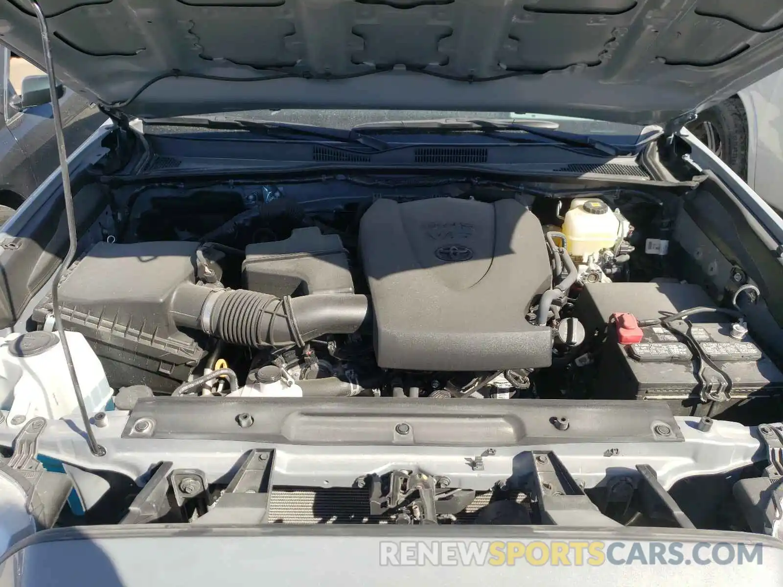 7 Photograph of a damaged car 5TFCZ5AN5LX235371 TOYOTA TACOMA 2020