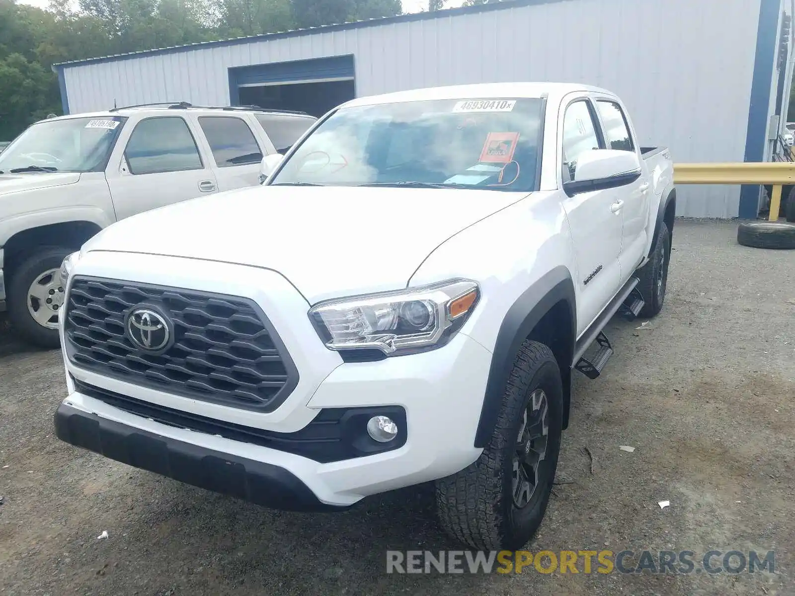 2 Photograph of a damaged car 5TFCZ5AN5LX238576 TOYOTA TACOMA 2020