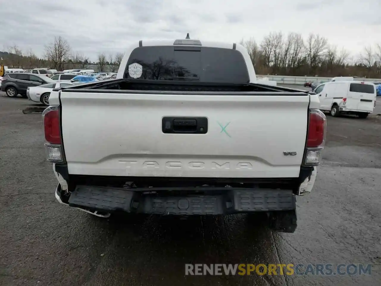 6 Photograph of a damaged car 5TFCZ5AN5LX242899 TOYOTA TACOMA 2020