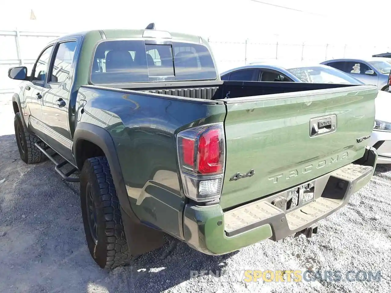 3 Photograph of a damaged car 5TFCZ5AN5LX243518 TOYOTA TACOMA 2020